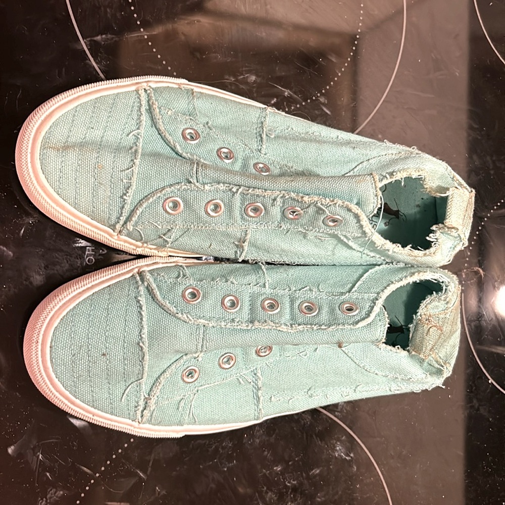 Size a women’s Corkys